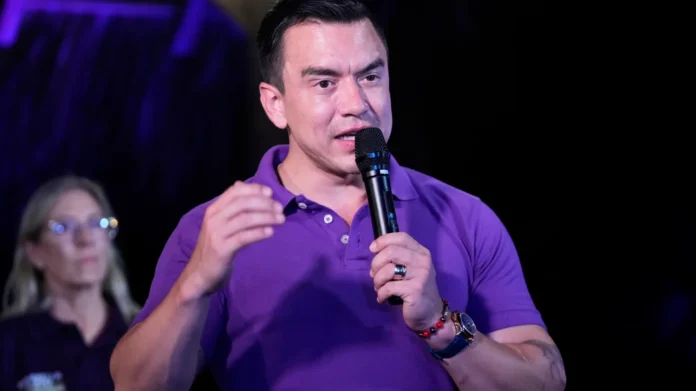 Noboa dice que obtuvo una “victoria histórica” en el balotaje presidencial de Ecuador. Crédito: Fernando Vergara | AP